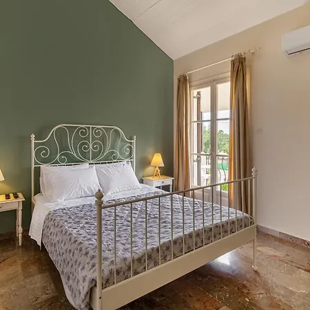 Villehardouin Farm Estate, & Apartments, Minia, Kefalonia *