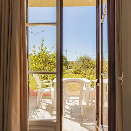 Villehardouin Farm Estate, & Apartments, Minia, Kefalonia מלון דירות 4*