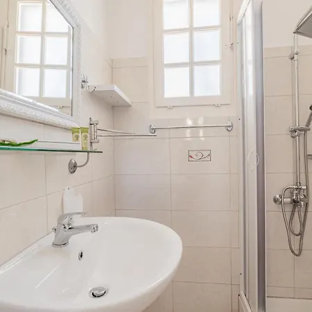 Villehardouin Farm Estate, & Apartments, Minia, Kefalonia Aparthotel Argostoli (Kefalonia)