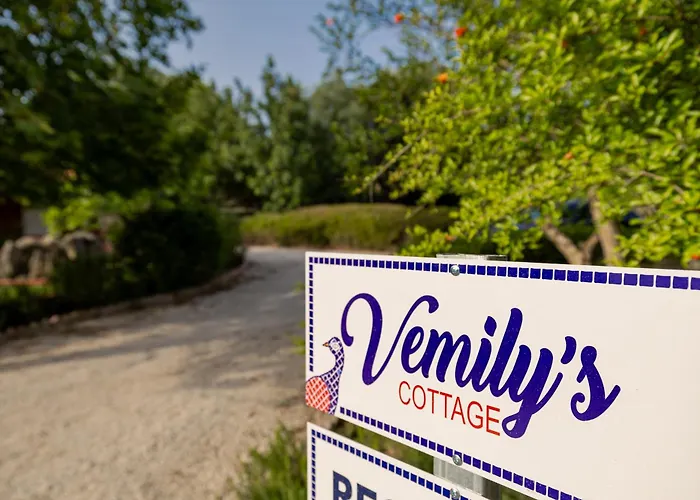 Villehardouin Farm Estate, & Apartments, Minia, Kefalonia Aparthotel Argostoli (Kefalonia)