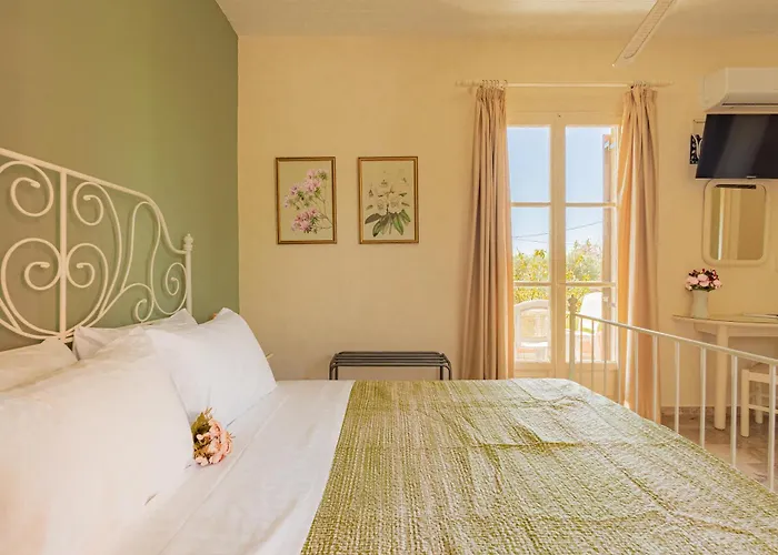 Villehardouin Farm Estate, & Apartments, Minia, Kefalonia Aparthotel 4*